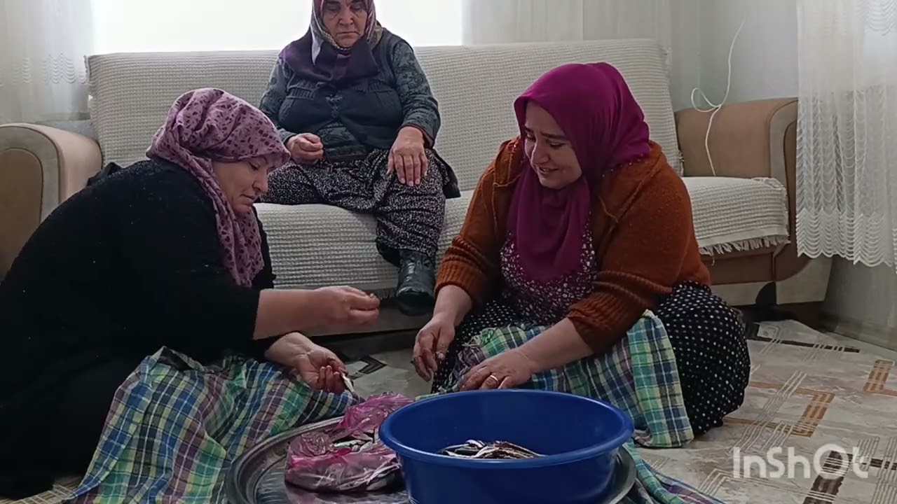 Bacımla hamsi temizleriz sohbet eşliyinde 👍♥️🥰🤲
