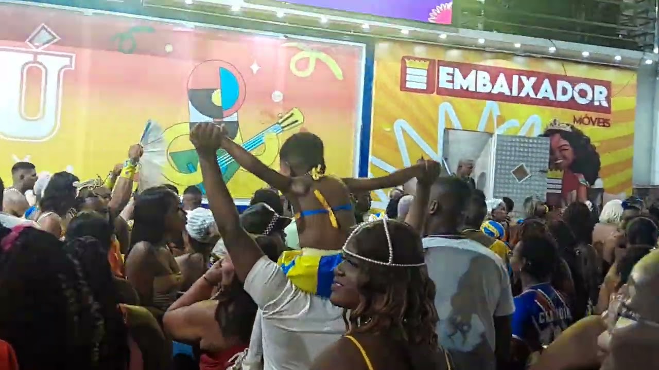 Trio Xanddy harmonia passando o som no final do bloco as muquiranas 2026