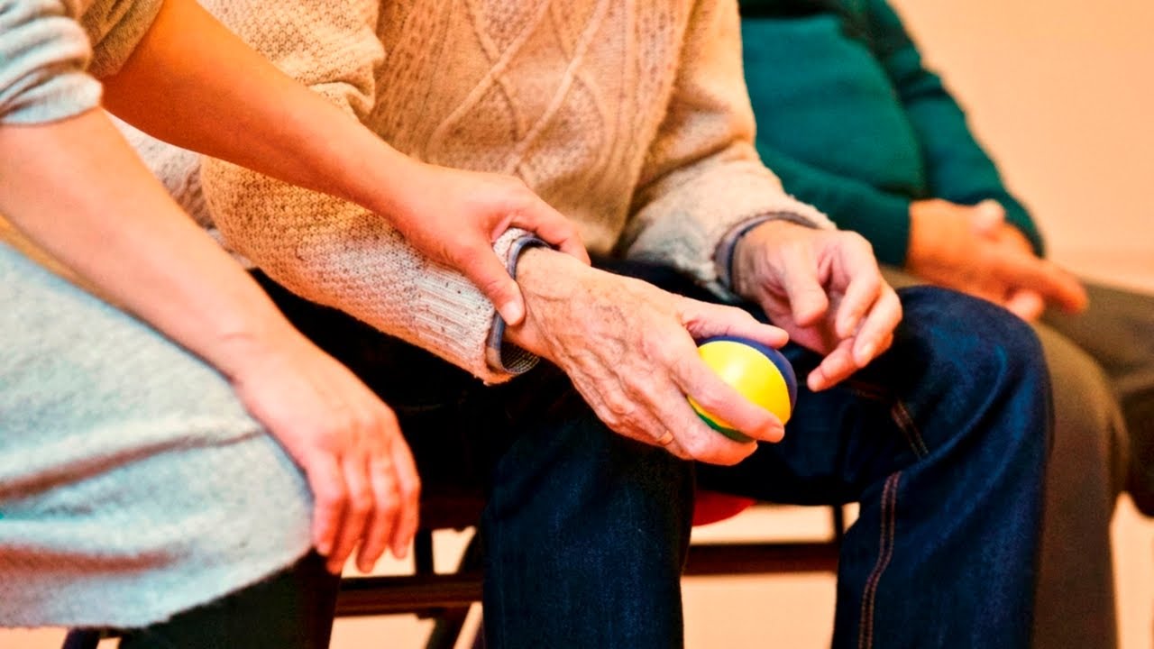 Dementia Australia releases guide to aid independence, safe walks
