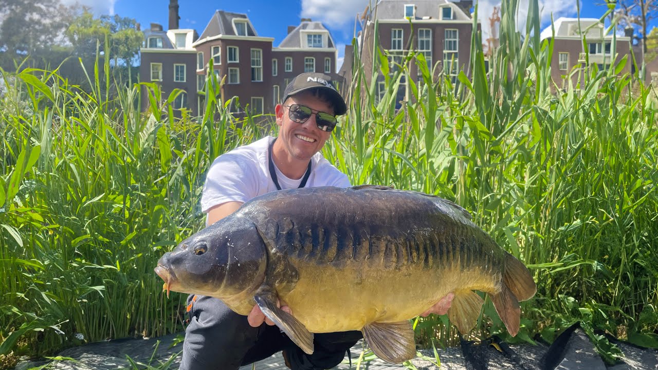 GROTE STADSKARPERS VANGEN IN ONDIEPE SLOTEN!🎣