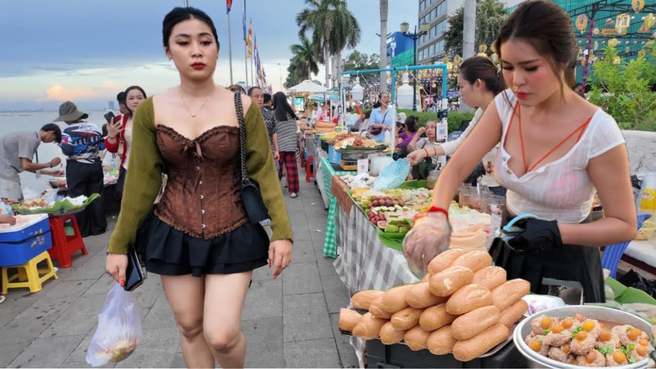 Wonderful CAMBODIAN Street Food 2026 | Evening Walking Tour in Riverside Market, Phnom Penh