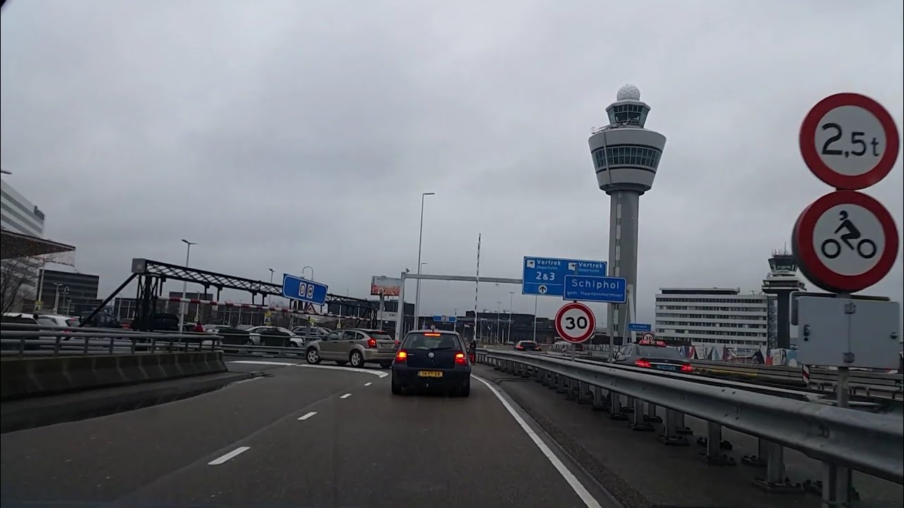 Dashcam Beelden Amsterdam: A4 Knooppunt Badhoevedorp  ---》Schipholtunnel ---》Schiphol Parkeergarage.