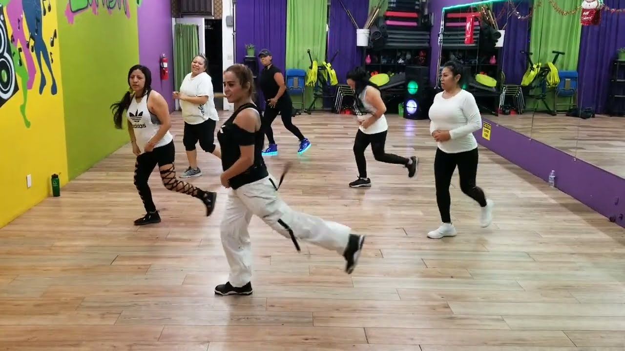 ME ENCANTAS - @PedroFernandezMusica // cardio workout // zumba class // cumbia // #GK5X