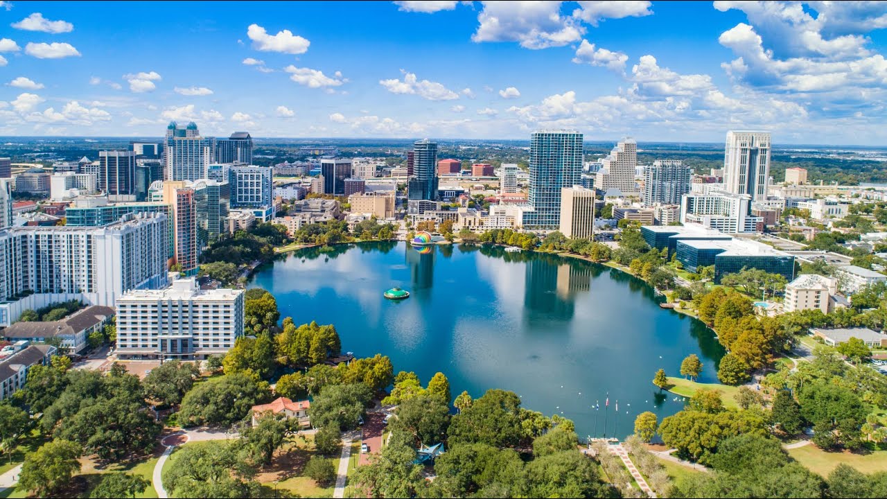 SURPRISING MY BOYFRIEND WITH A TRIP TO...😍🇺🇸