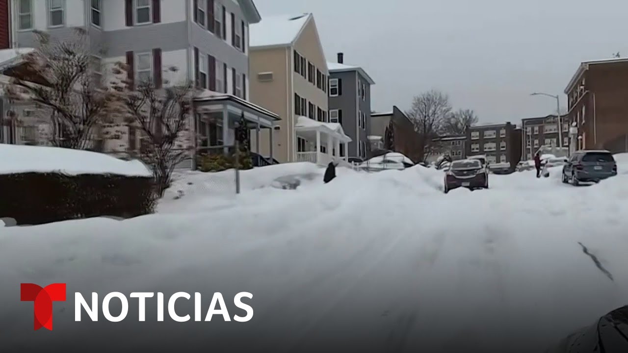 Tormenta invernal deja nieve, hogares sin electricidad y varios accidentes | Noticias Telemundo