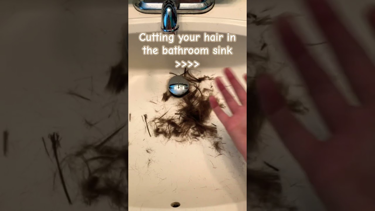 Don&rsquo;t mind my shaky ahh hands #funny #transspecies #trans #nonbinary #hair #haircut
