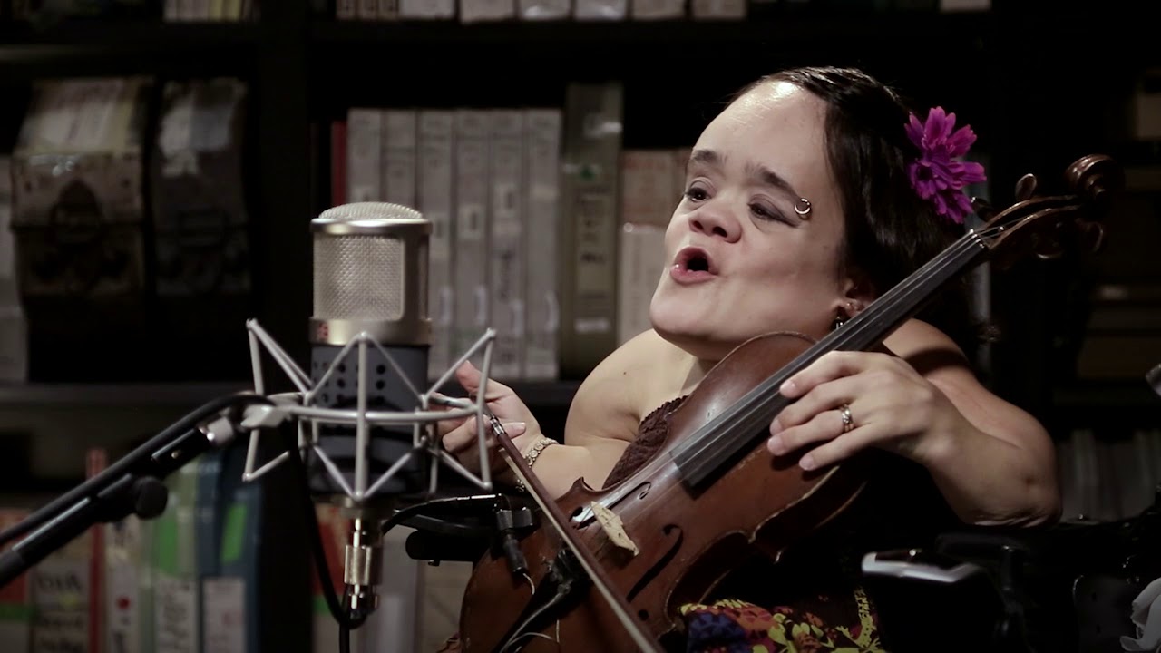 Gaelynn Lea - Bound By A Thread - 11/20/2017 - Paste Studios, New York, NY