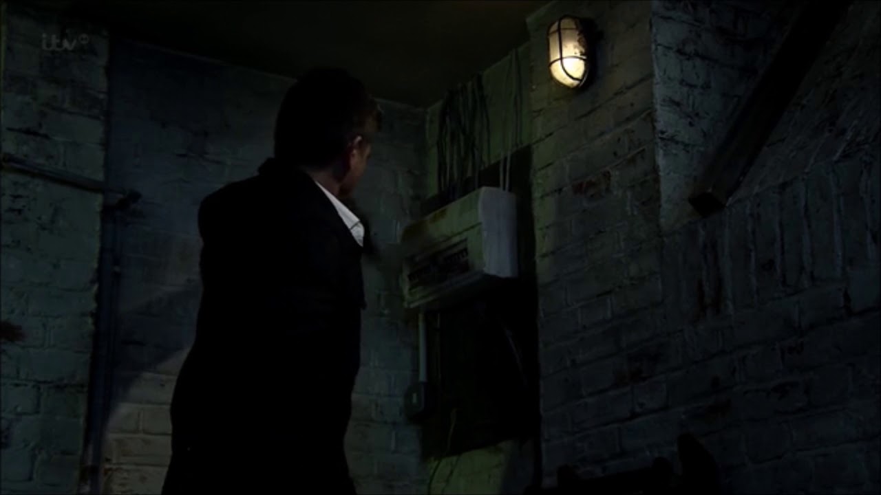 Coronation Street - Karl Munro Burns Down The Rovers (2013)