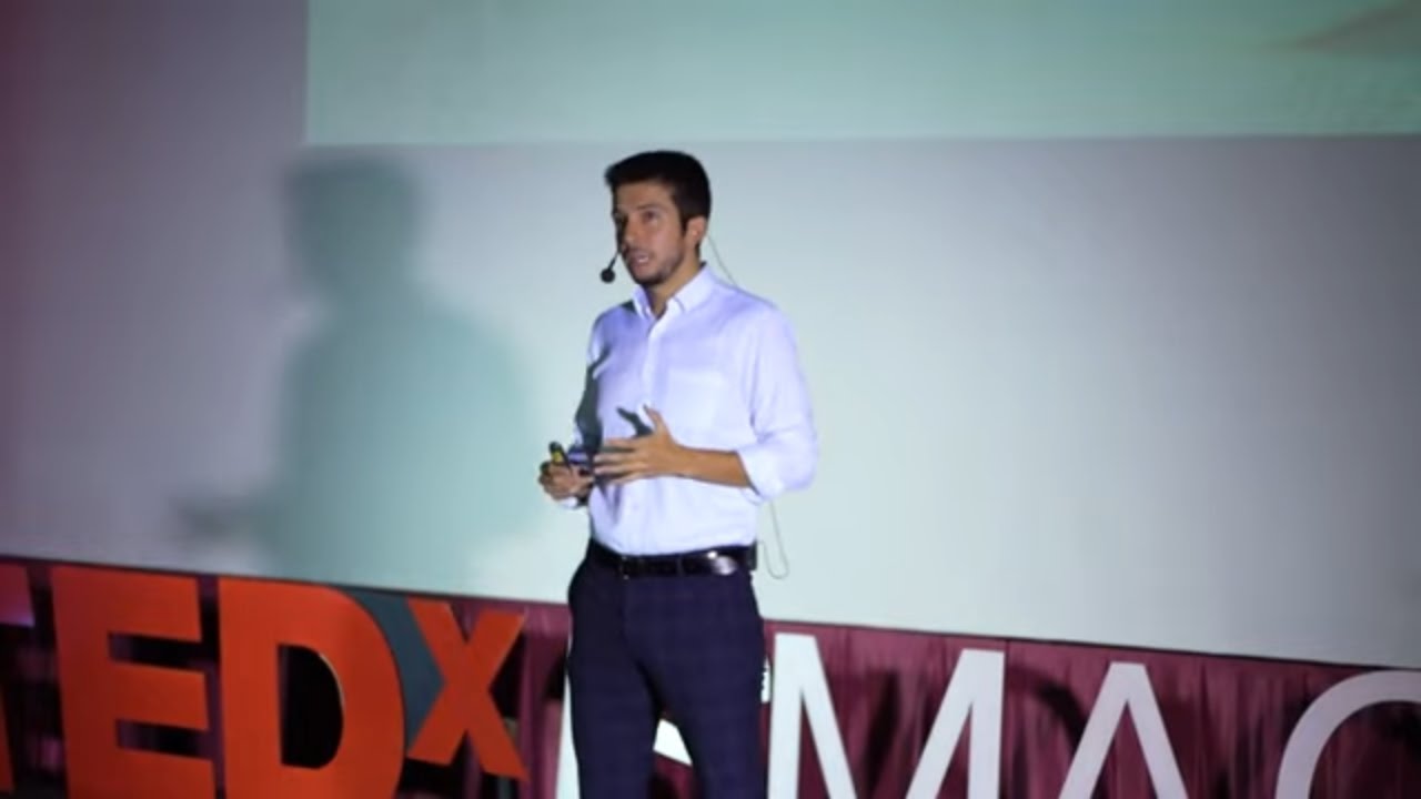 Salud financiera para una vida plena | HERNANDO FLORES | TEDxISMAC