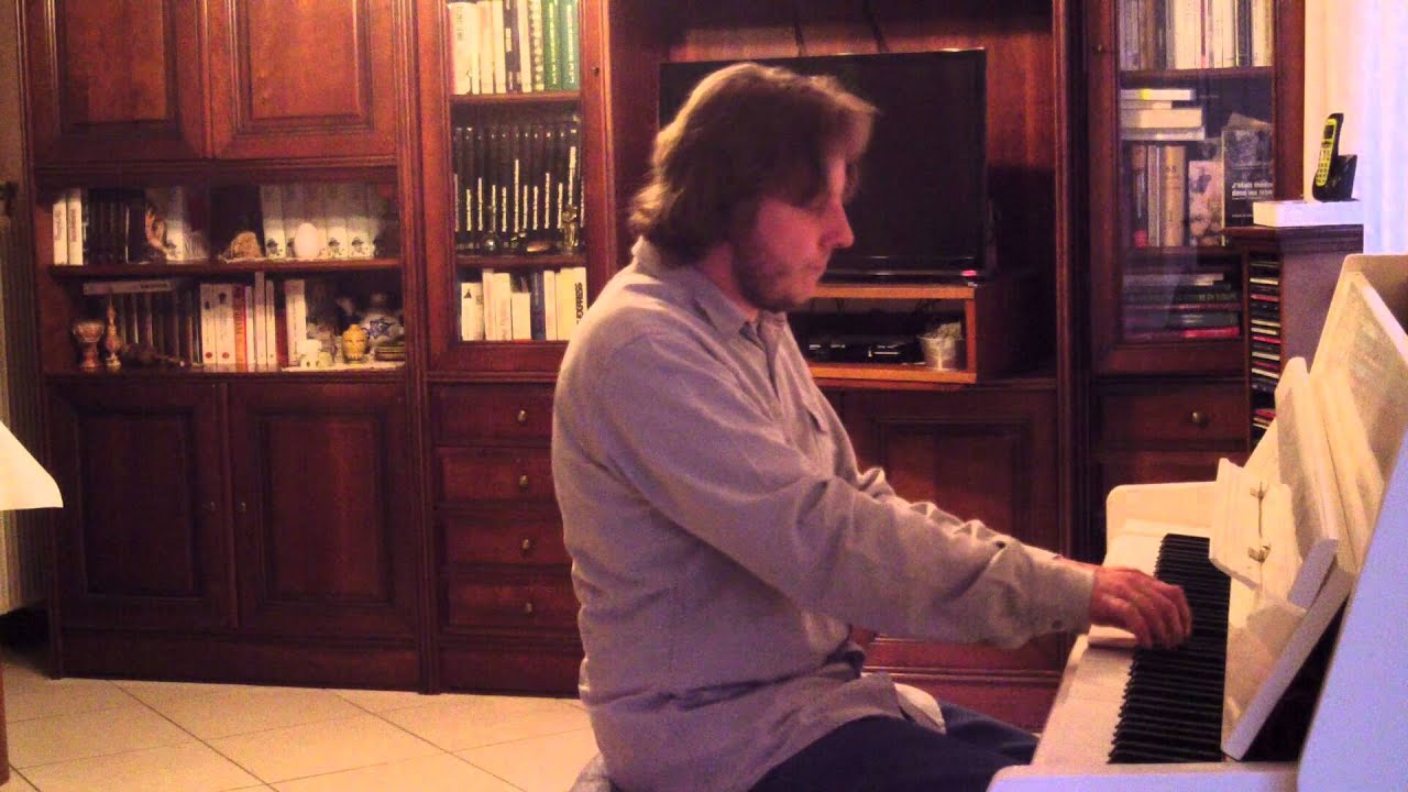 Quackshot Transylvania on piano