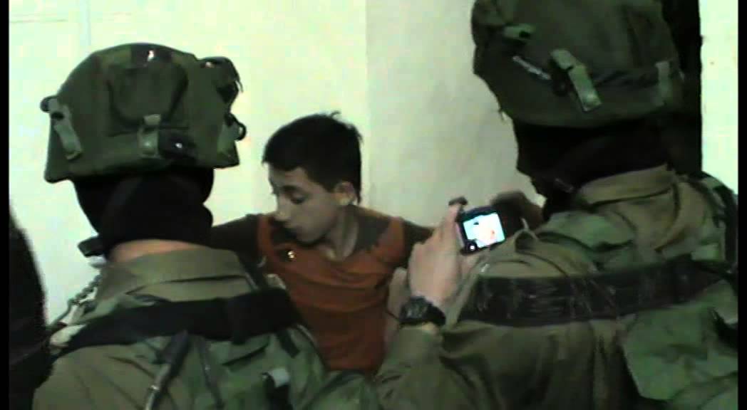 Soldiers harass B'Tselem volunteers' family and confiscate hard disk