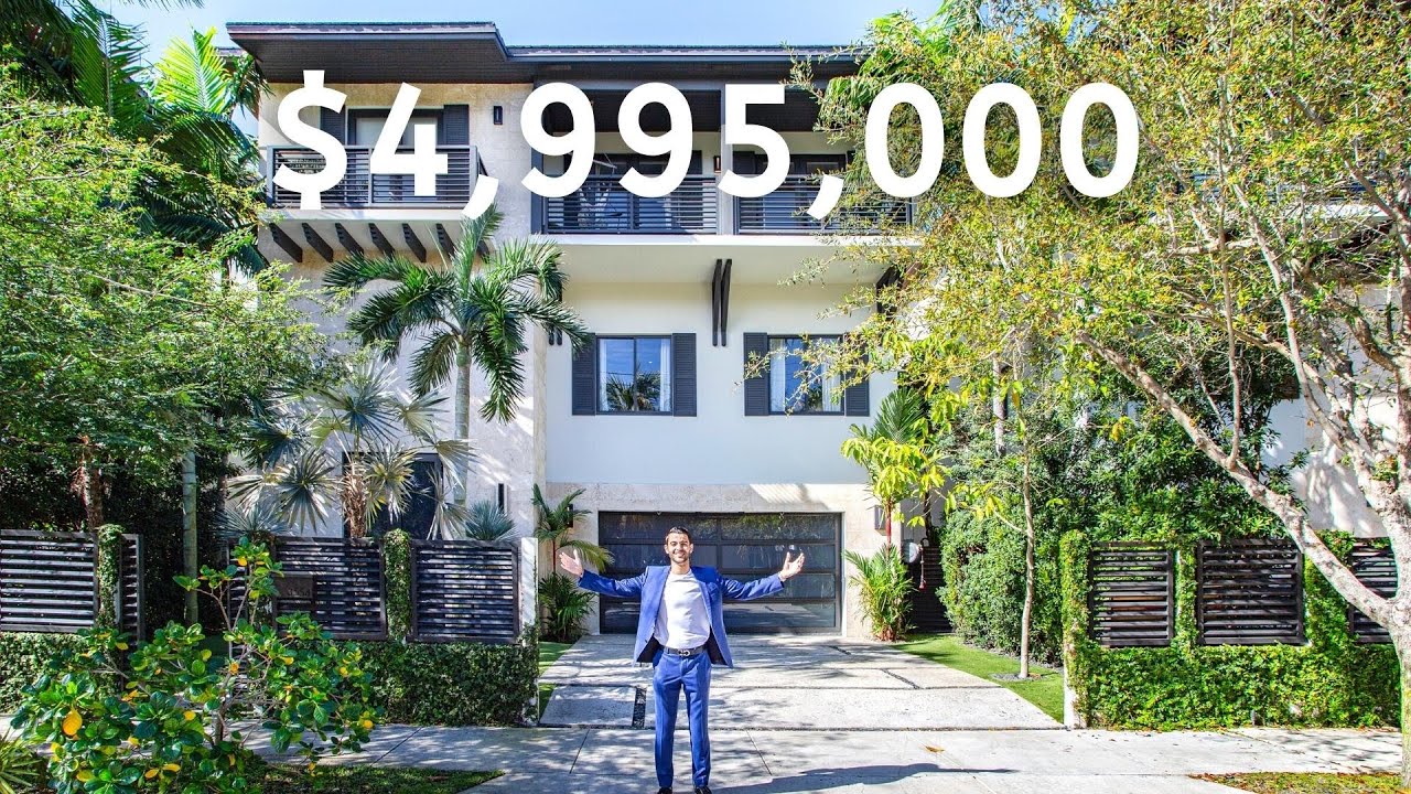 Contemporary 3-Story $4,995,000 Miami Villa with WATERFRONT AMENITIES in Coconut Grove