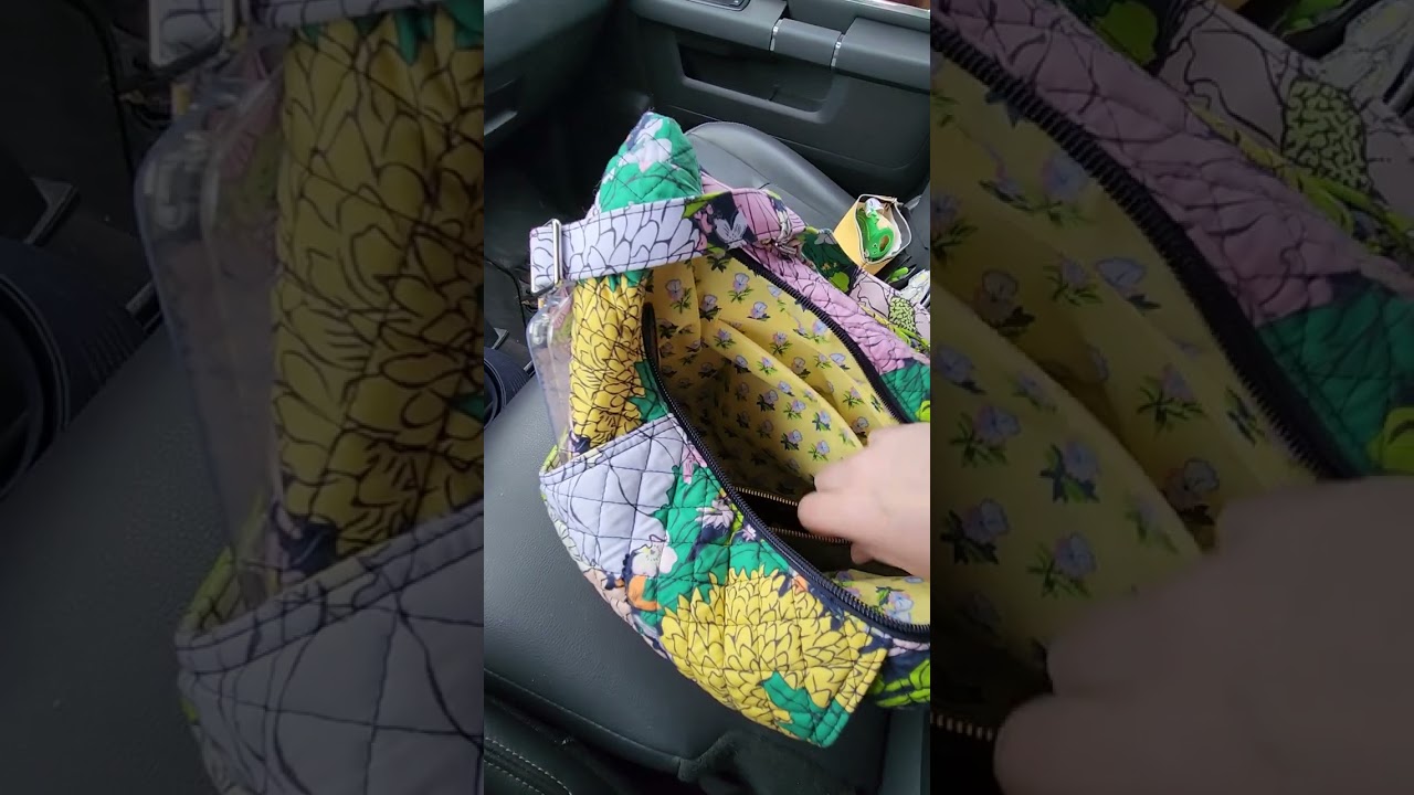 Vera Bradley Convertible -- What's In My Bag? 🎒 #wimb #verabradley #whatsinmybag #march2023