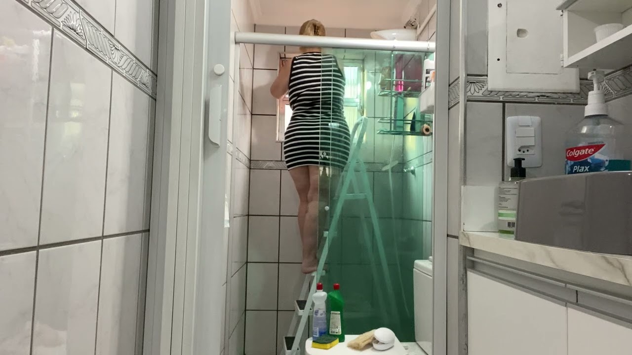LAVANDO A JANELA BANHEIRO/ VLOG DE LIMPEZA