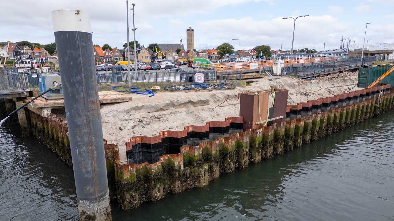Veerhaven en damwanden op Terschelling opgelapt: 