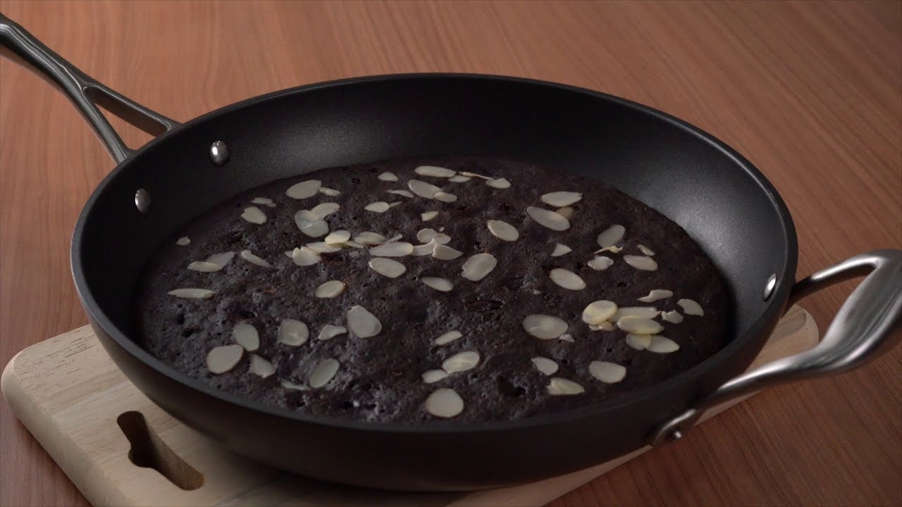 Baking Chocolate Brownies with Tupperware Black Series 28cm Fry Pan
