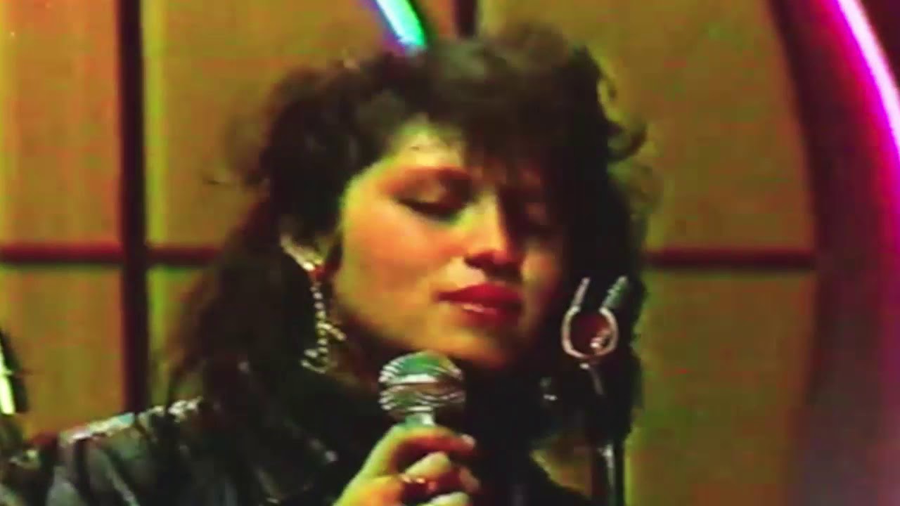 Alerta Roja - Hoy Más Que Nunca (En Vivo 1989)