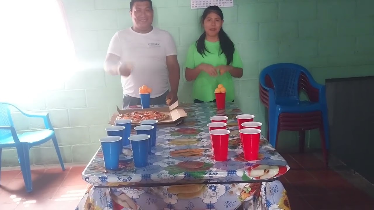 El reto quien meta más bolitas come más pizza esto se puso muy divertido #roblox #juegos 