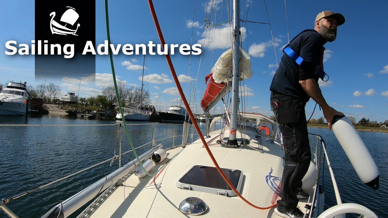 Leaving the dock and solo sailing in the sunset | Comfortina 32 | Sailing Adventures