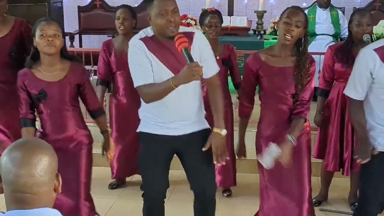 KWAYA YA CHALINZE IKIHUDUMU KATIKA USHARIKA MTEULE . 