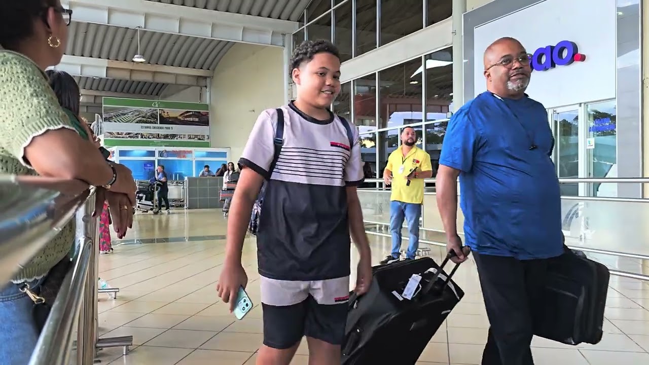 AEROPUERTO INTERNACIONAL CIBAO  LA LLEGA DE LOS DOMINICANO AUSENTE BIENVENIDO ASU TIERRA 
