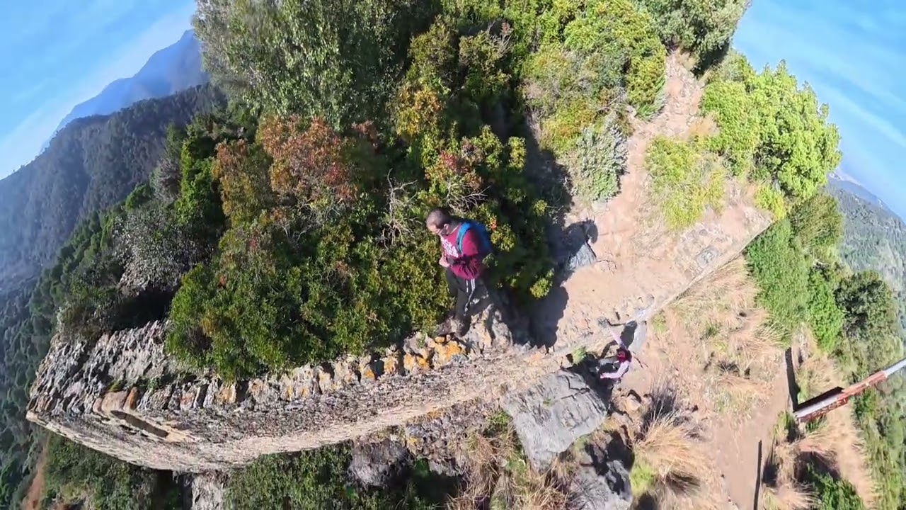 Castillo de Montpalau en 360 (dejamos tesoro)
