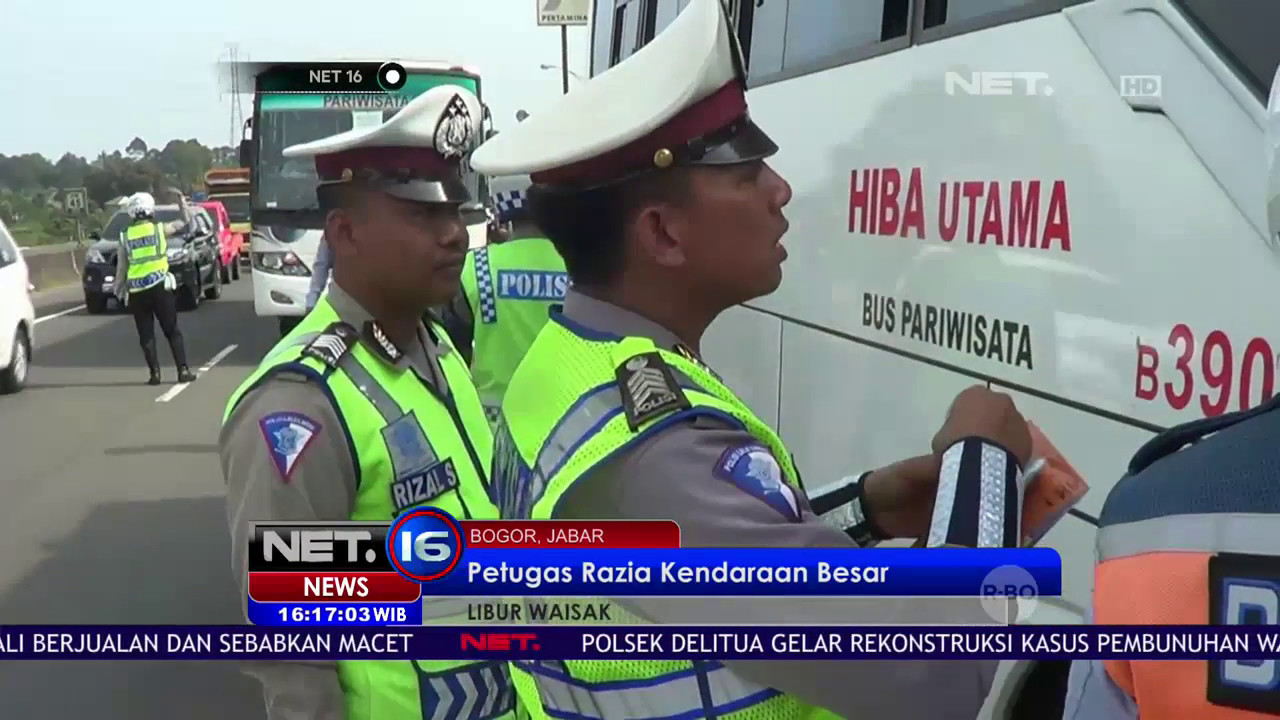 12 Kendaraan Besar Tak Larang Dilarang Masuk Kawasan Puncak - NET16