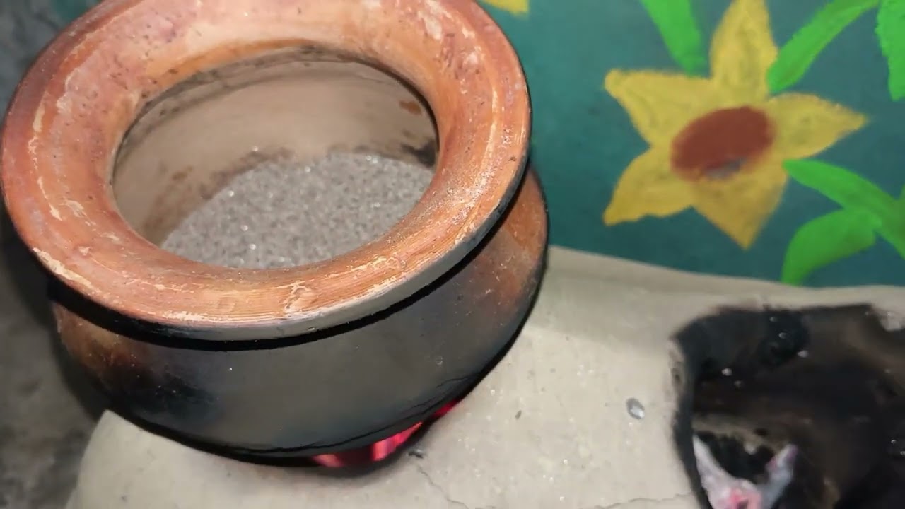 রমজানের  জন্য মিনি কিচেনে আজ মুড়ি ভাজলাম।