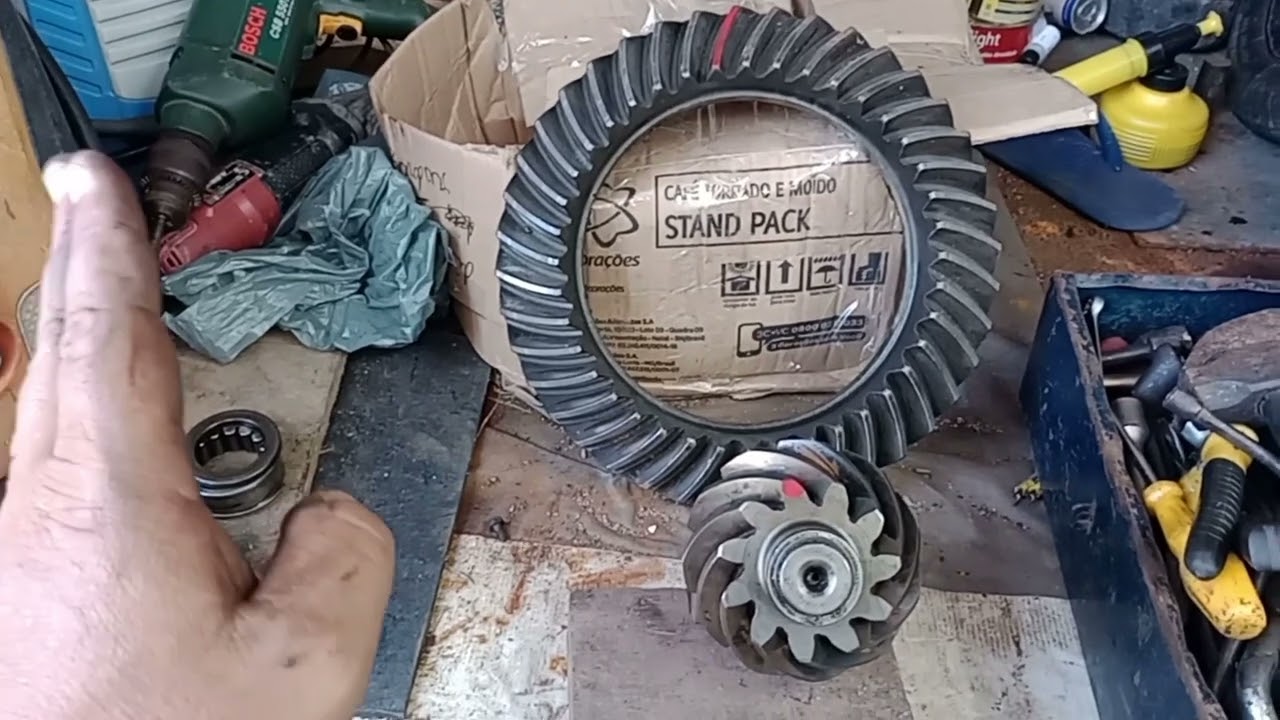 vamos colocar Coroa e pião 11×40 na MB 709 vai ficar no horário 🚛💨