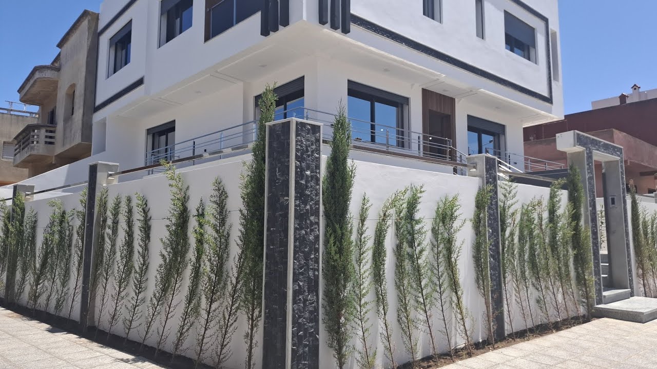 Duplex villa à hay essalm el jadida .Prix 2100000dhEndroit calme et sécurisée  06.61.39.08.04.