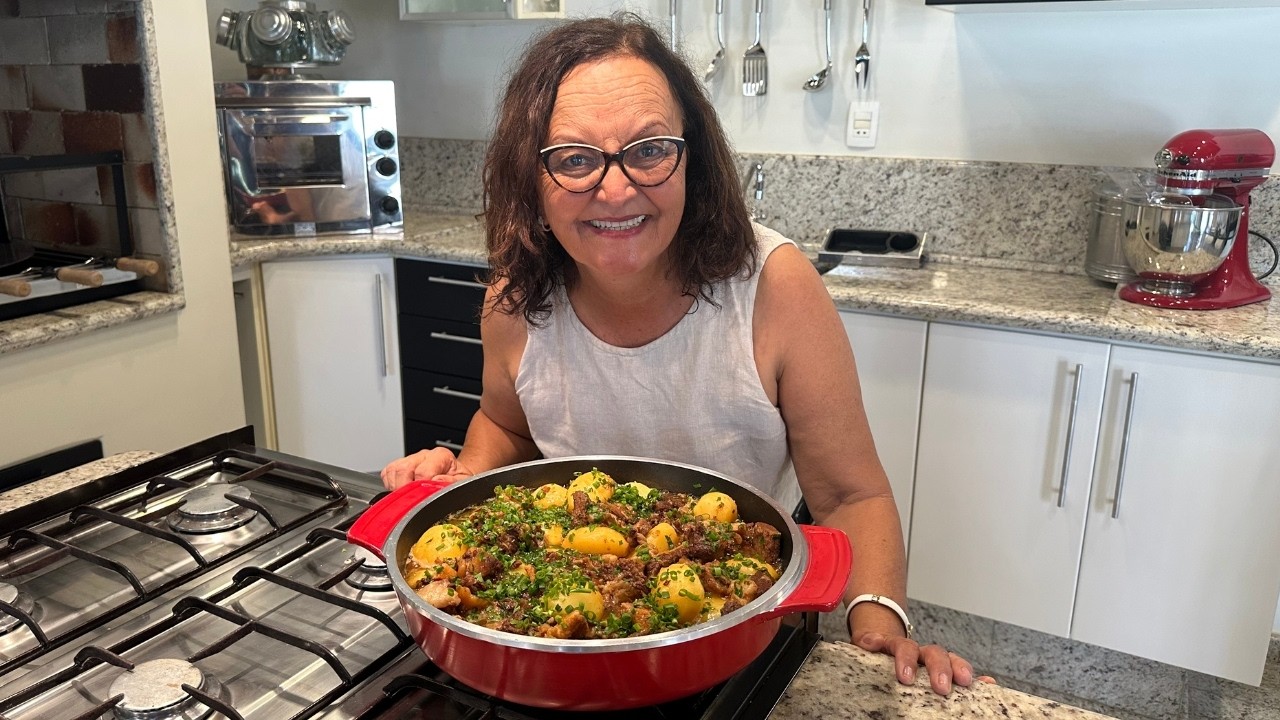 Costela na Panela de Pressão Com Batatas | Delícias da Eleni