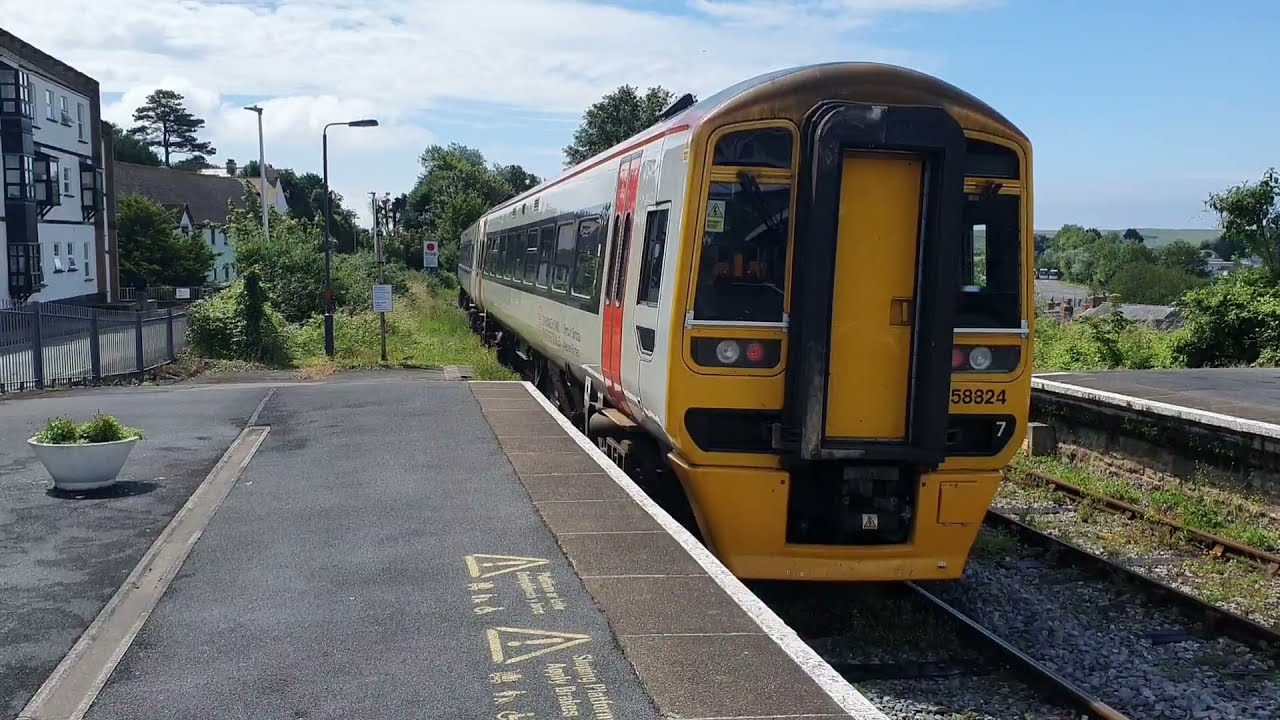 trains at Tenby, 158824 in carmarthen then 175102 in Llanelli it was a afternoon out in Tenby today