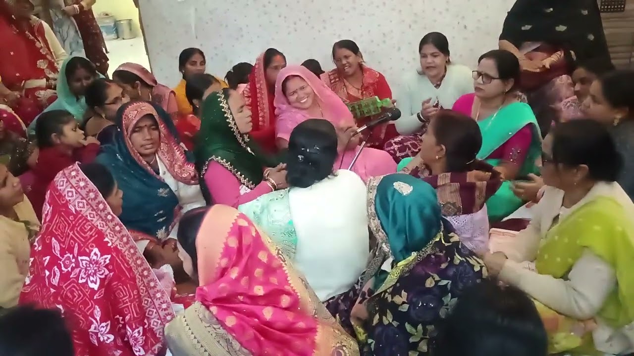 राधे राधे आप सभी को।। आईए सुनते है प्यारा सा सोहर।। 