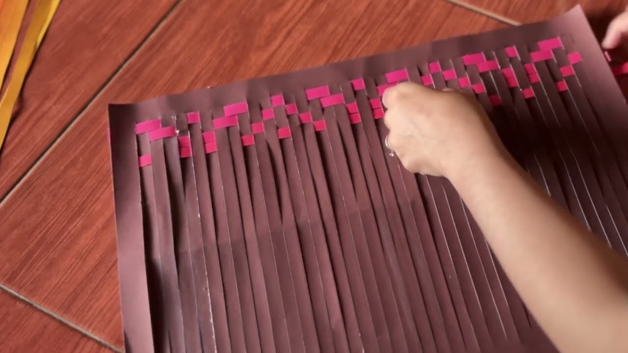 Tugas Kerajinan Tangan Membuat Anyaman Kertas 