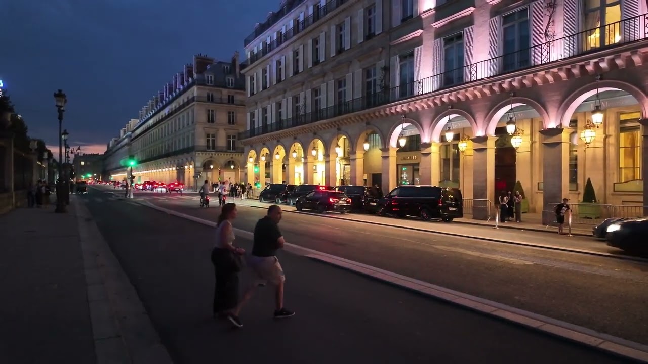 Paris by Night - H&ocirc;tel Meurice / Rue de Rivoli [4K 60fps]