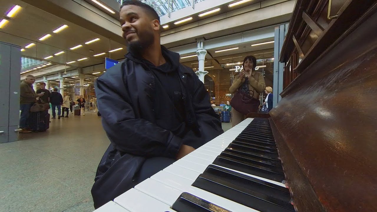 She was fully INVESTED in this performance | Cocoon, Lonely Empires - Karim Kamar