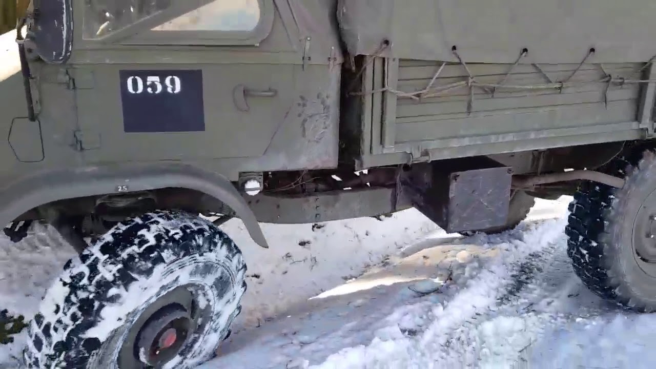 unimog 404 stuck in ditch/snow part1