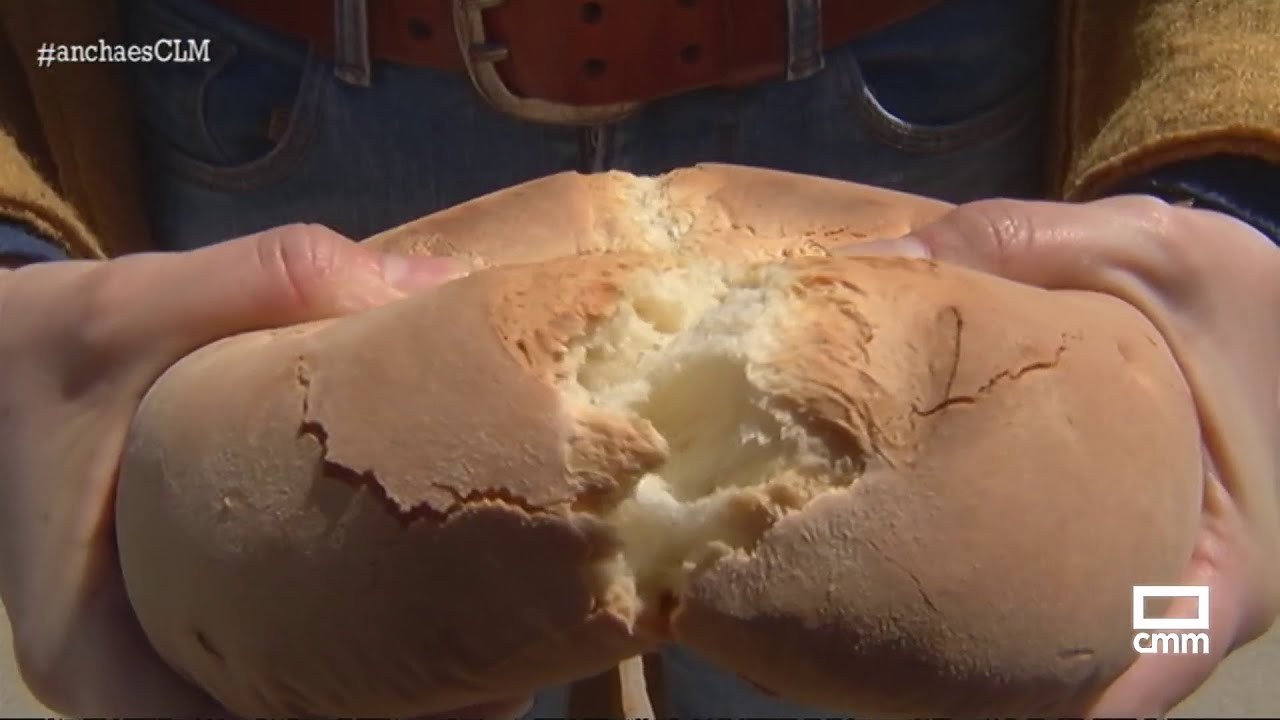 En 'Tofer' elaboran más de 200 panes de cruz cada día | Ancha es Castilla-La Mancha