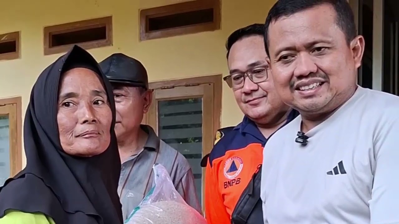 Bupati Sumedang tinjau Longsor Surian