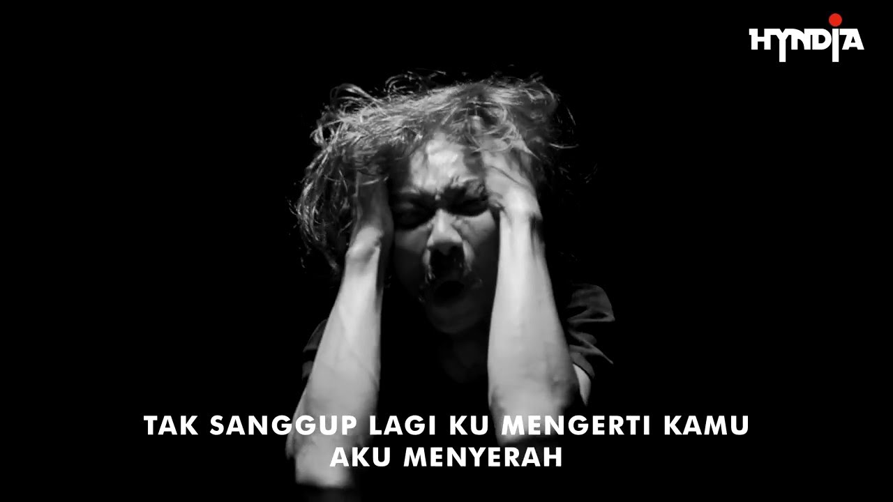 Hyndia - Setengah Gila ( Official Video Lyric )