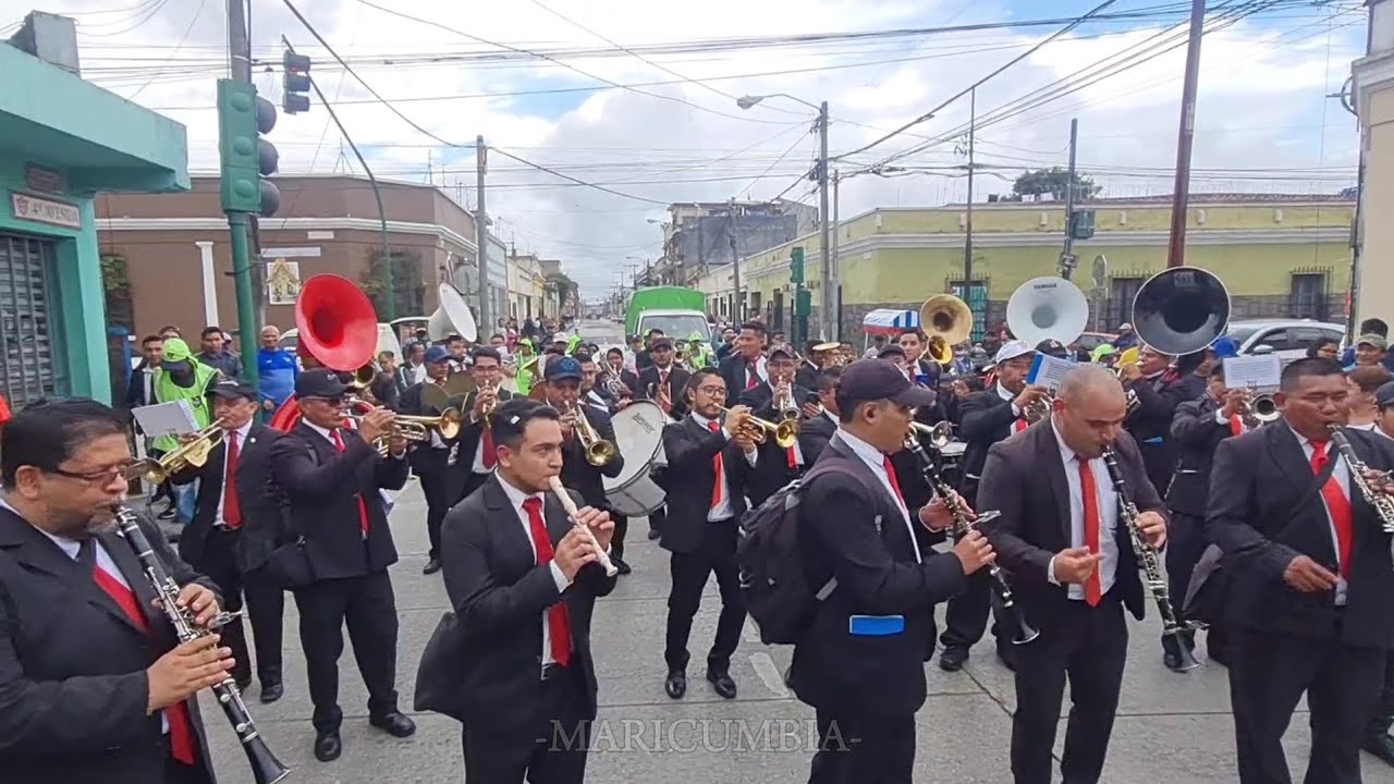 La Banda de Erick Portillo baila al ritmo de 