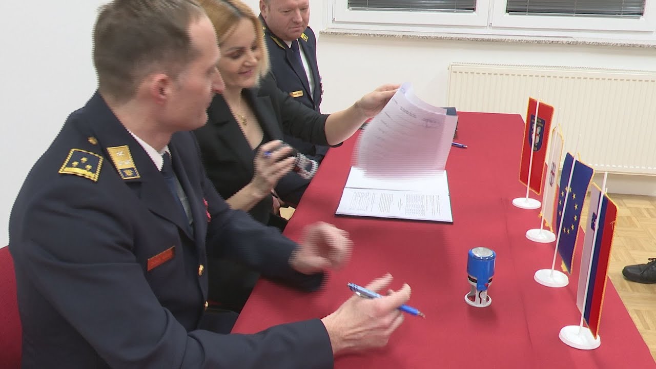 PRISPEVEK PTUJSKA KRONIKA: Podpis gasilskih pogodb