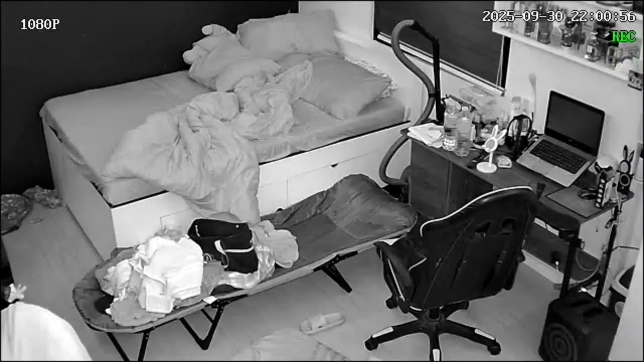 Earthquake Shakes Bedroom as Mother and Child Escape Just in Time