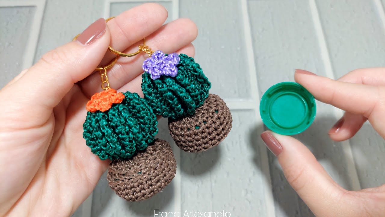 CHAVEIRO CACTO DE CROCH&Ecirc; FEITO COM TAMPINHA DE GARRAFA PET 🌵/ Franci Artesanato