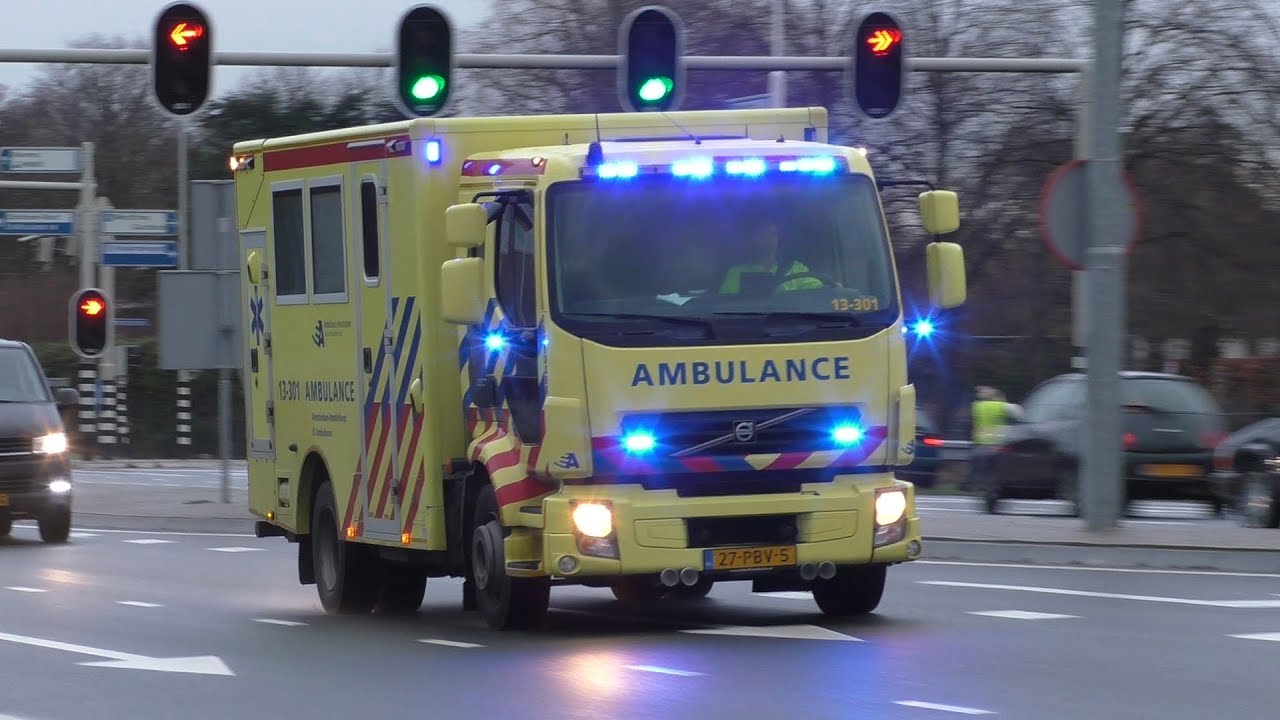9X Mobile Intensive Care Unit 13-301 en 13-302 met Spoed in Alkmaar Hoorn en Purmerend