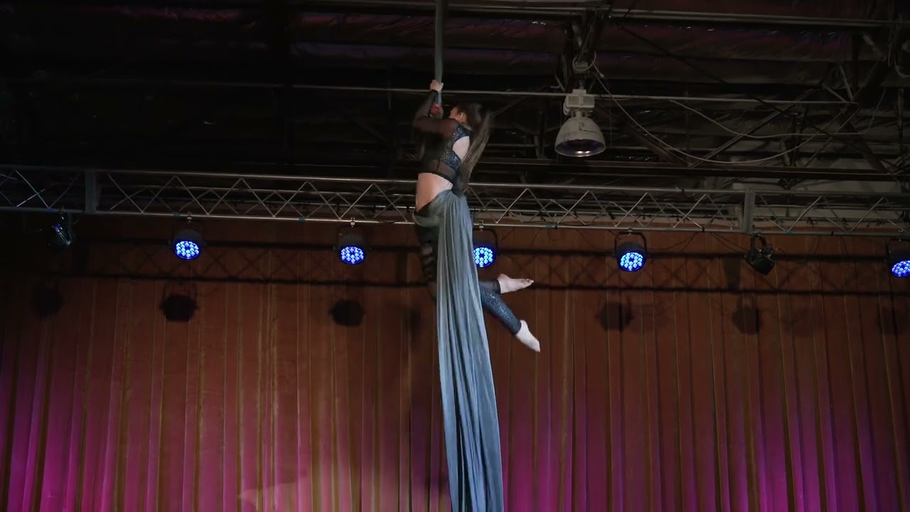 Viva 2022 Silks Act- Greta Morris