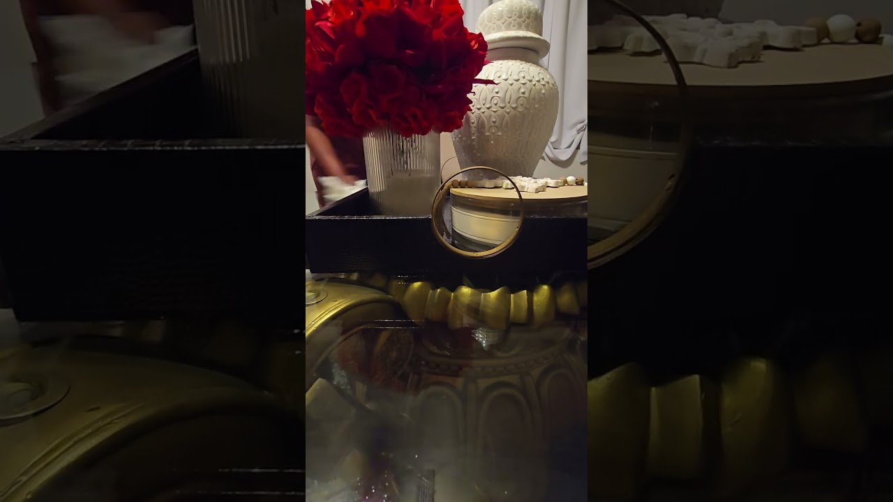 Cleaning and setting up my dinning room table.  ✨️✨️✨️✨️✨️✨️