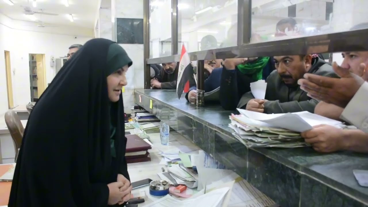 عضو مجلس محافظة النجف سهام منعم المحنة تززر دائرة ضريبة النجف للاطلاع على مستوى تقديم الخدمات