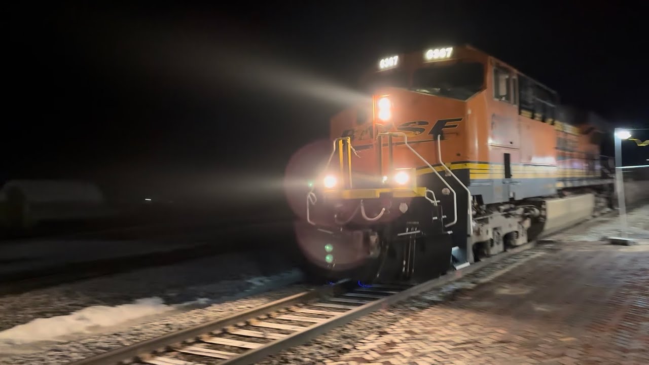 BNSF #6367 leads this 1x0 empty bare table 