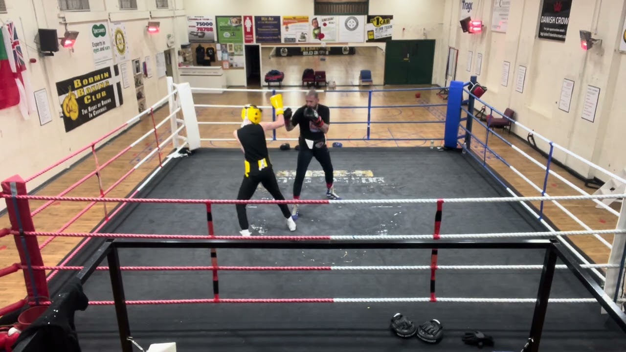 Boxing Day spar 12 rnds 